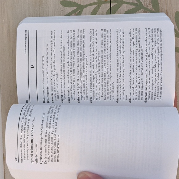 BARRON'S Dictionary of Computer and Internet Terms Business Guide 6th edition - Picture 4 of 4